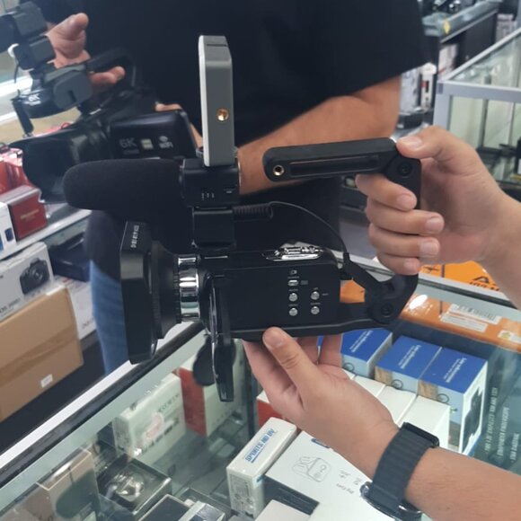 Handheld digital camera with 3.0-inch HD touch screen, 6400W 8K photo. - Picture 5 of 8